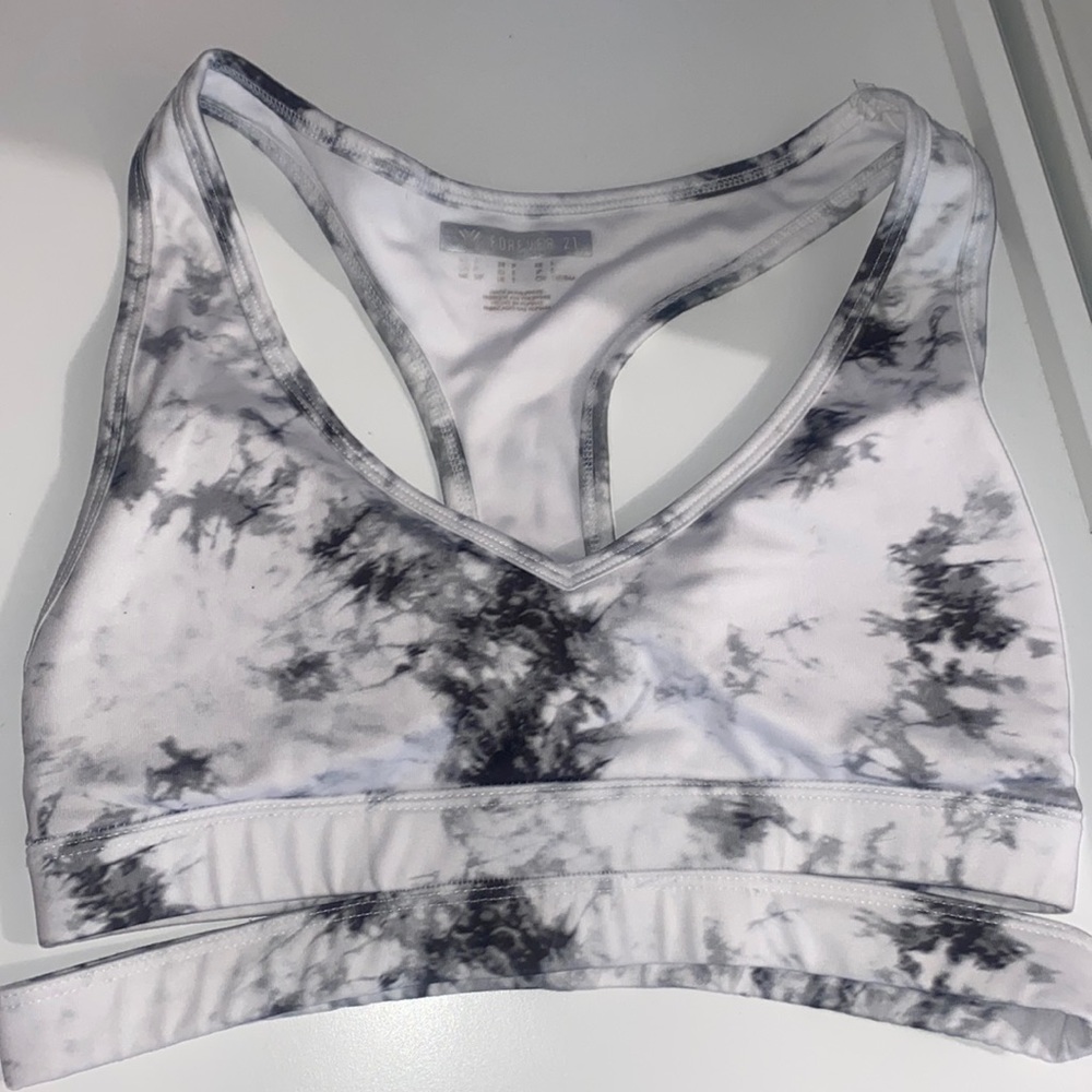 Forever 21 lightly lined sports bra marble print